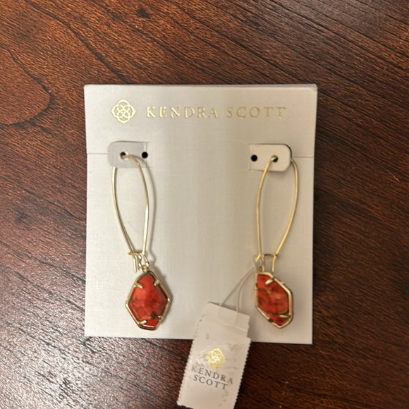 Kendra Scott Coral Earrings - Picture 4 of 5